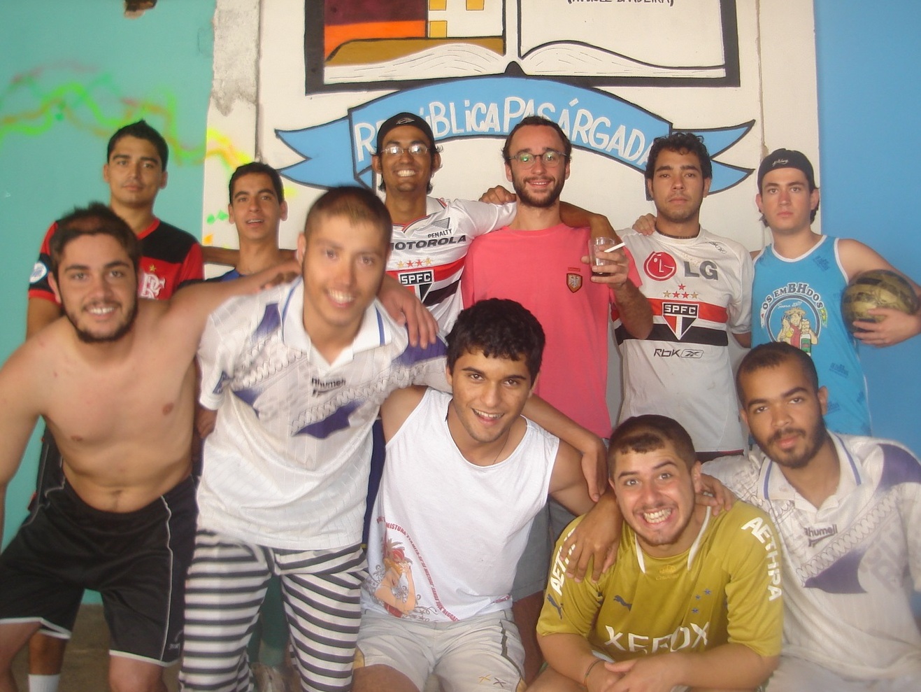 K-pote, 100-fundu, Pay-Morrêu, Amolla, Legendadu, Pedy-Kenga, Karranca e Próssimu.